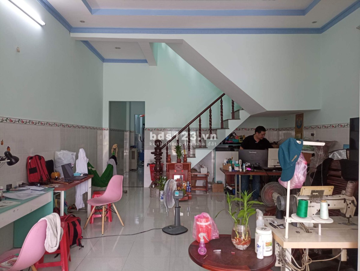 Ngộp bank bán gấp nhà Dương Công Khi, 1 trệt, 1 lầu, DTSD 125m², giá 4,5 tỷ