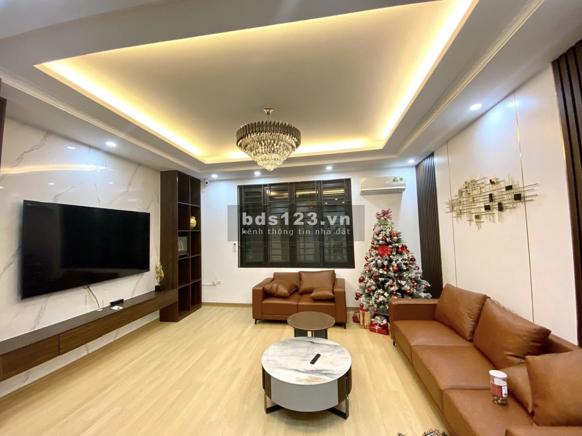 Bán nhà phố Xuân Thủy, diện tích 54m², giá 4,95 tỷ