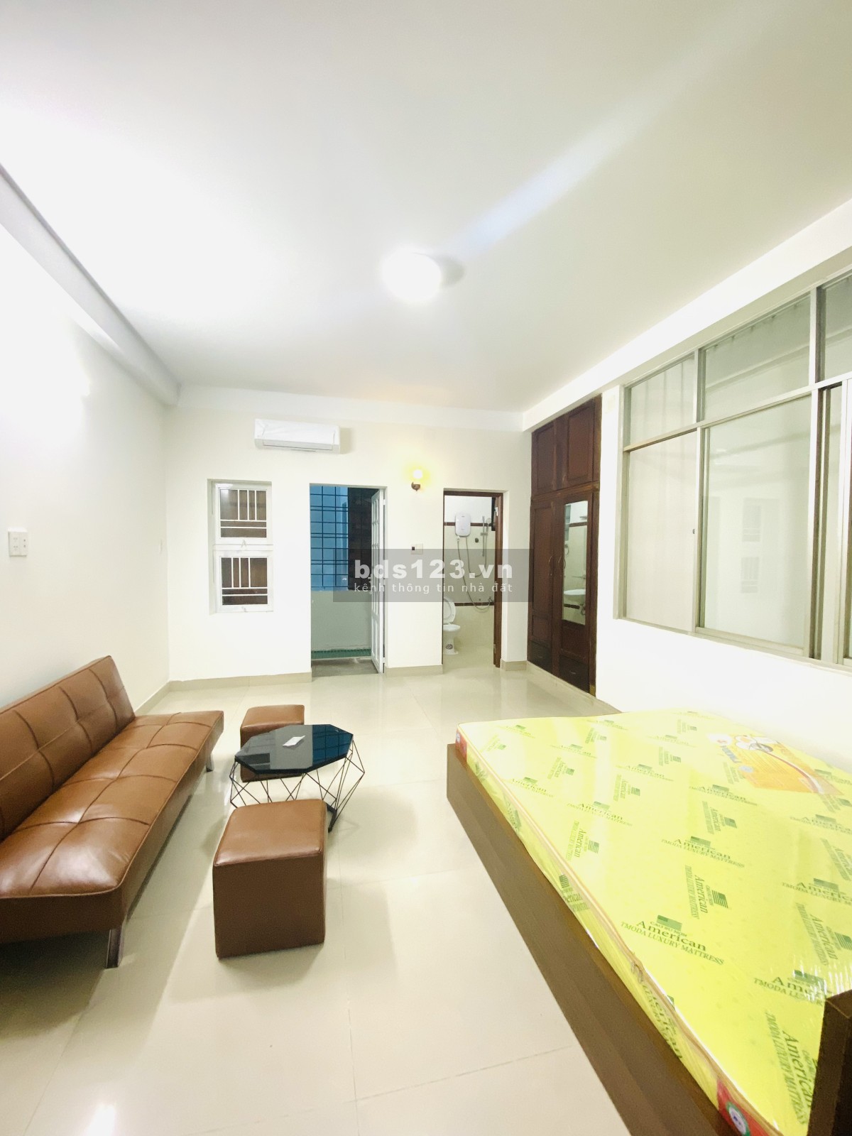 Cho thuê căn hộ 1 phòng ngủ gần etown liên hệ 0989155215