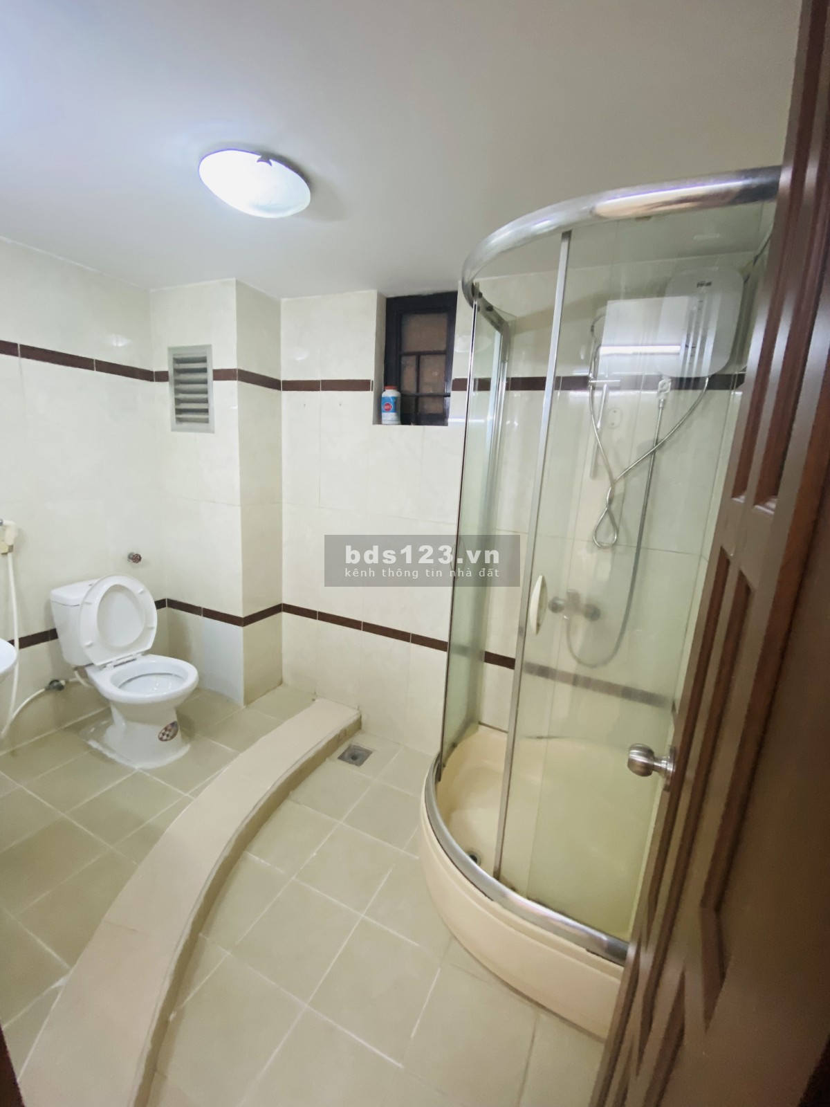 Cho thuê căn hộ 1 phòng ngủ gần etown liên hệ 0989155215