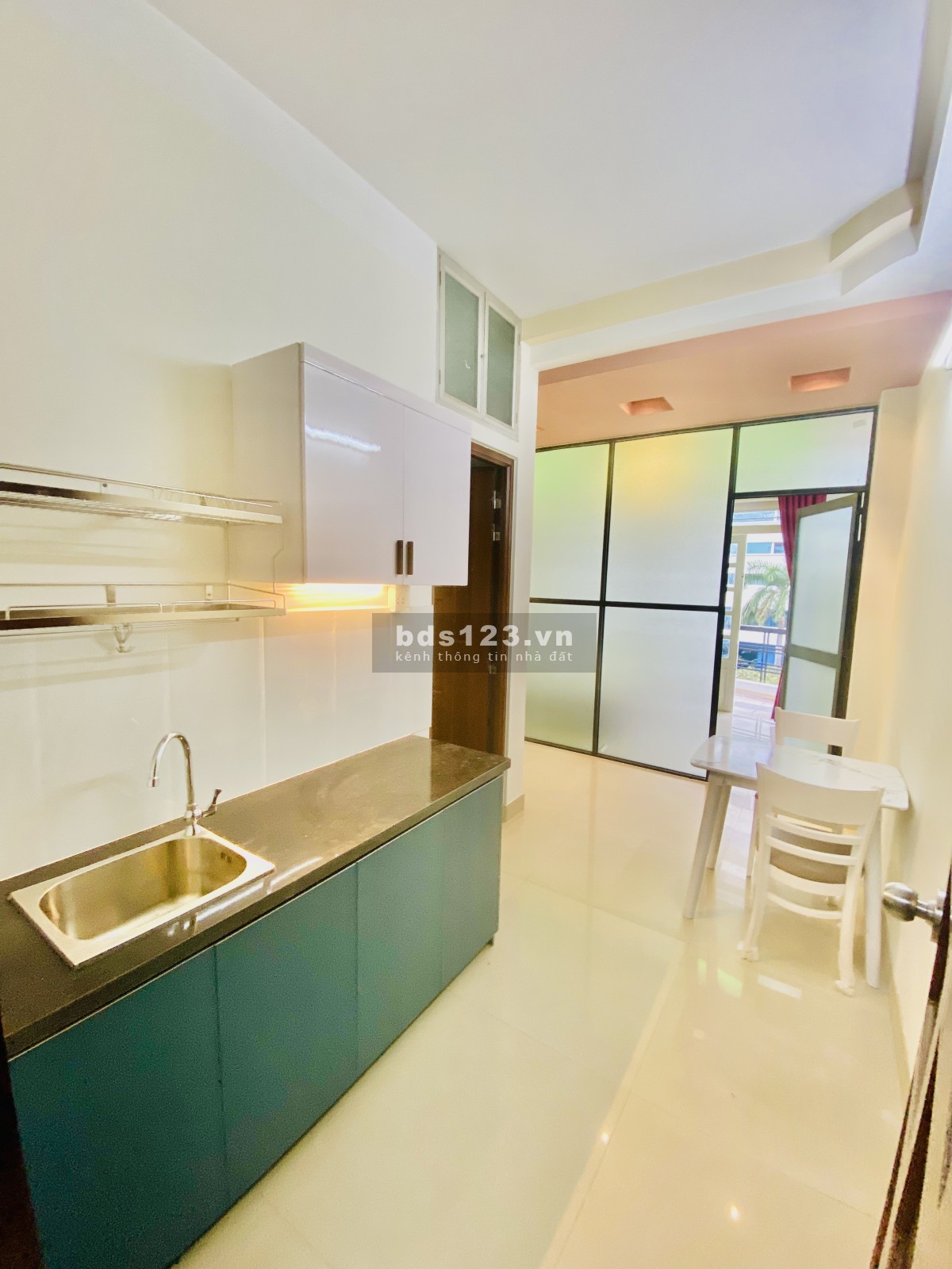 Cho thuê căn hộ 1 phòng ngủ gần etown liên hệ 0989155215
