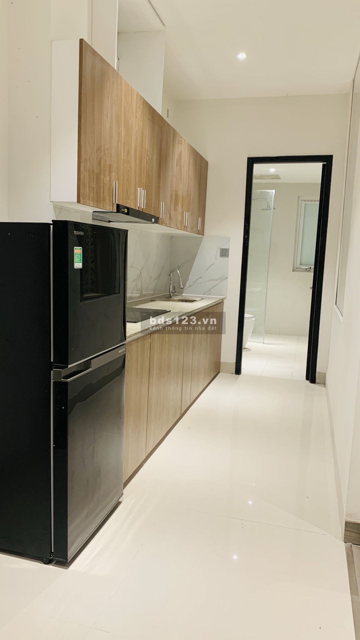 Cho thuê căn hộ 1, 2 phòng ngủ và mặt bằng tầng 1, view biển thoáng mát