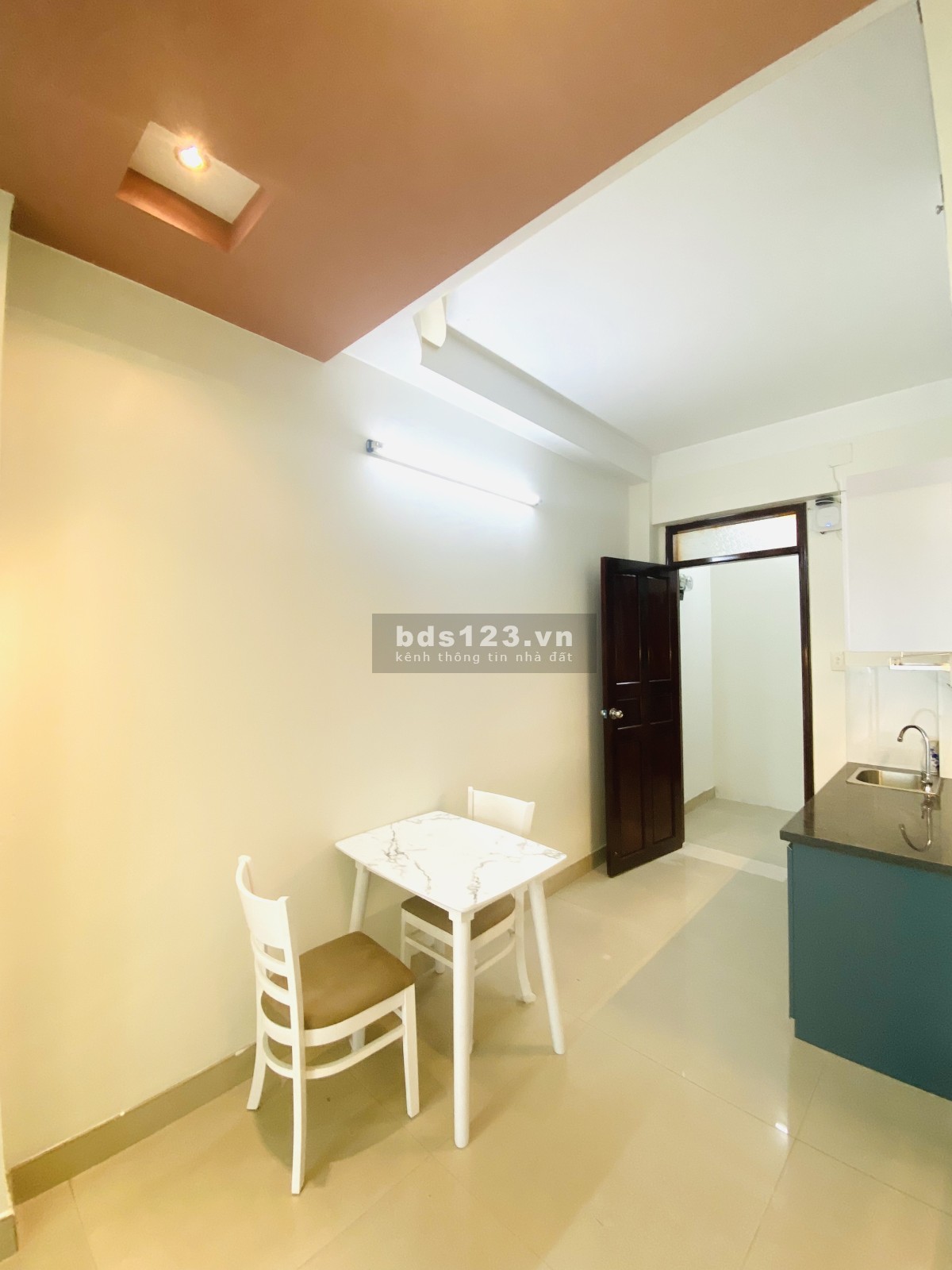Cho thuê căn hộ 1 phòng ngủ gần etown liên hệ 0989155215
