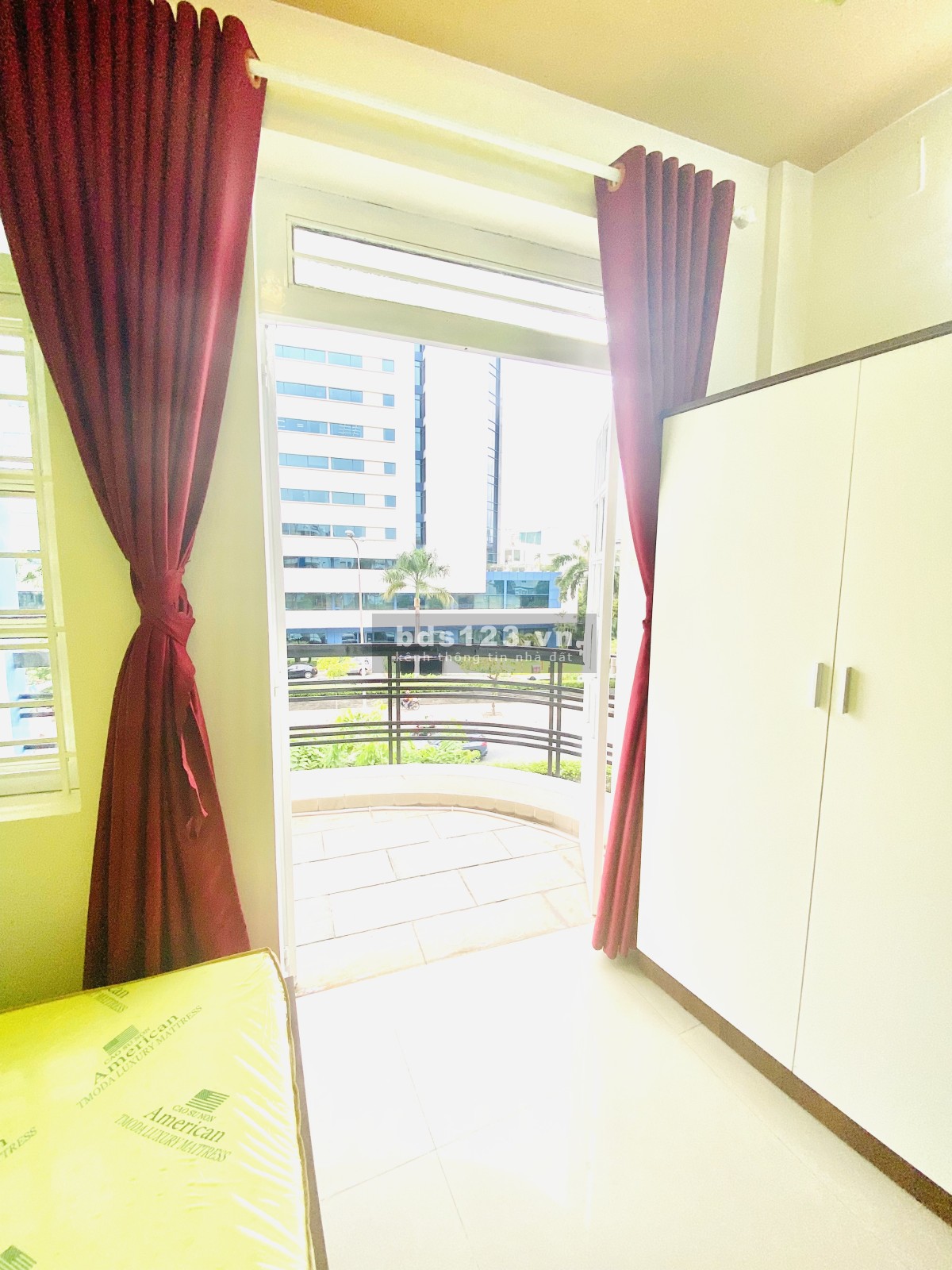 Cho thuê căn hộ 1 phòng ngủ gần etown liên hệ 0989155215
