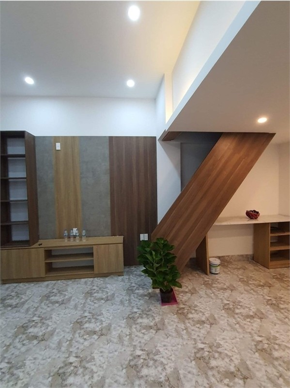 Bán nhà phố 2 tầng, đường Núi Thành, trung tâm Đà Nẵng, giảm ngay 300 triệu LH 0947984998