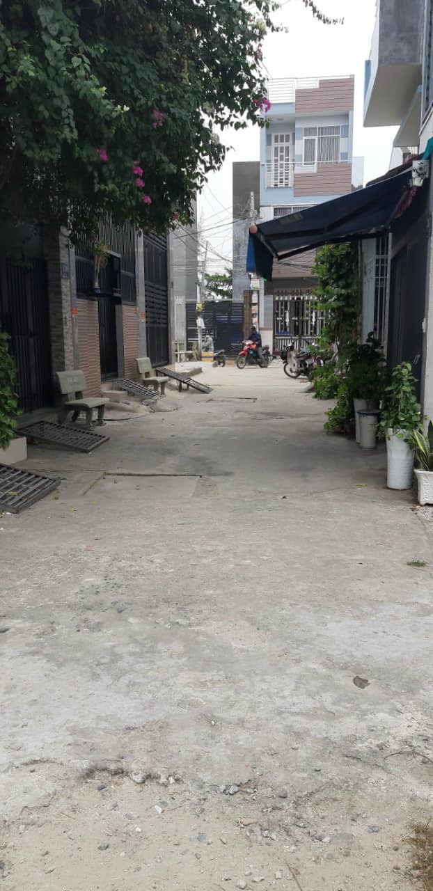 Bán đất nền QL 50 ngay UBND xã Phong Phú 178m2 (5,5m nở hậu 11m) 4 tỷ