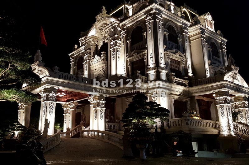 Bán nhà biệt thự bán đảo Linh Đàm DT 275m² Kiến trúc Tân cổ điển Pháp giá 105 tỷ LH 0966 899 812