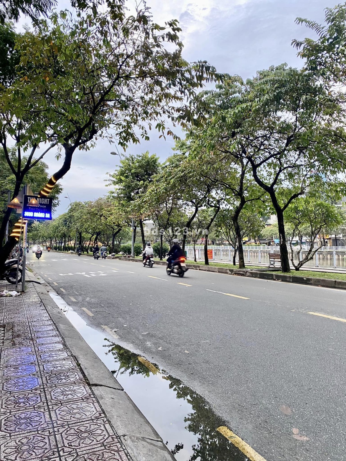 Cho thuê mặt bằng mặt tiền đường Hoàng Sa Quận 1