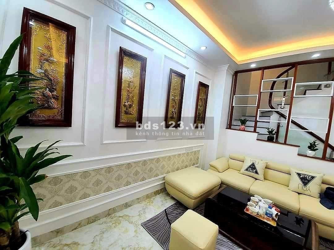 Bán nhà Dịch Vọng 10m ra phố xe tải đỗ cửa, ngõ thông, liên hệ 0388277777