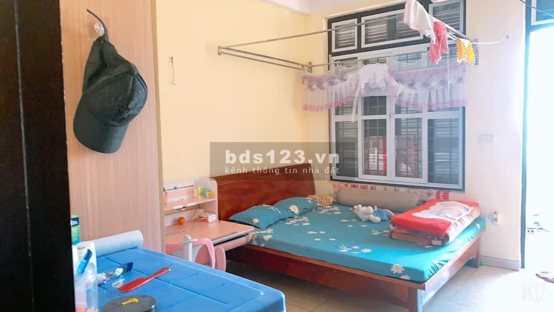 Bán nhà riêng Minh Khai, gần phố, 40m2, 4 tầng, 3 tỷ 9. Lh: 0903854881