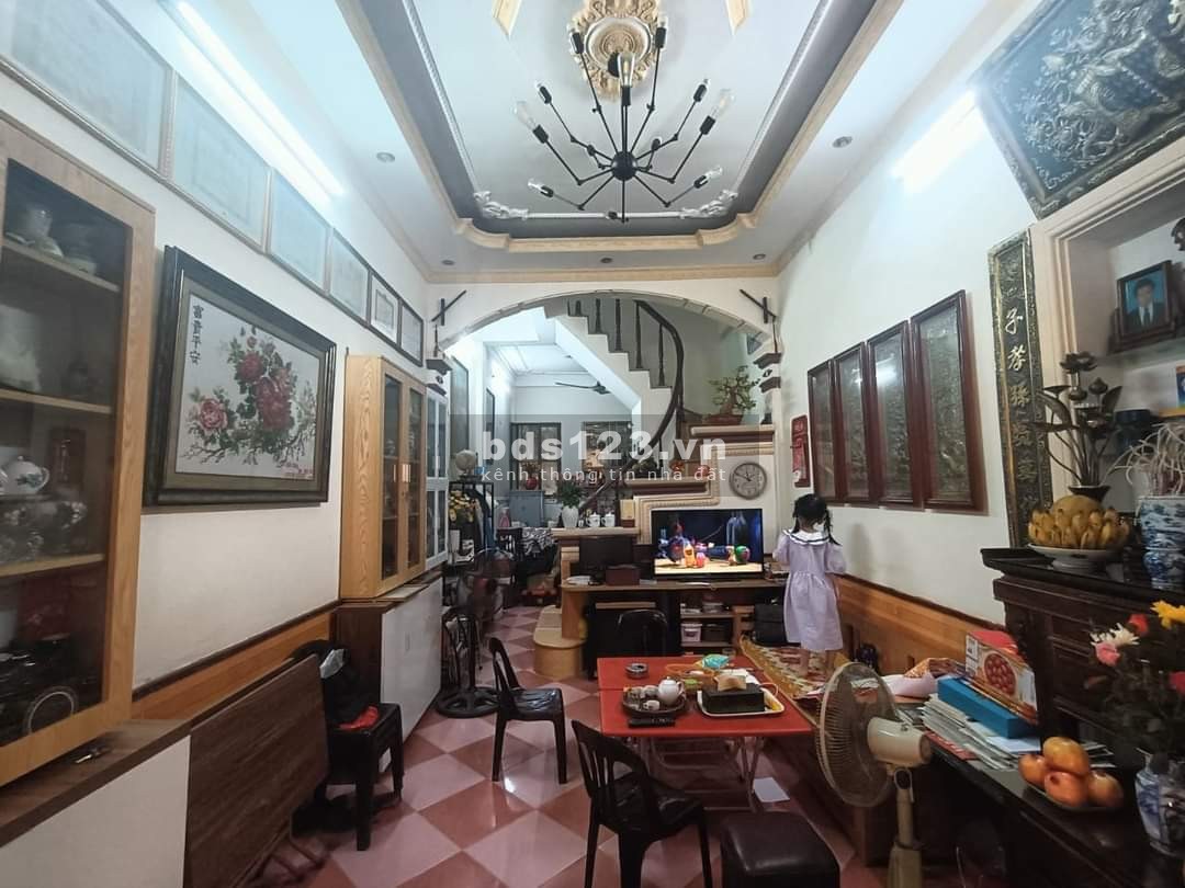 Bán nhà riêng Minh Khai, gần phố, 40m2, 4 tầng, 3 tỷ 9. Lh: 0903854881