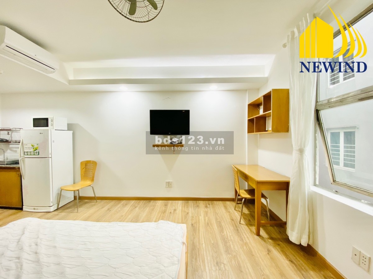 Cho thuê CHDV 30m2, cửa sổ lớn full nội thất tại Q7