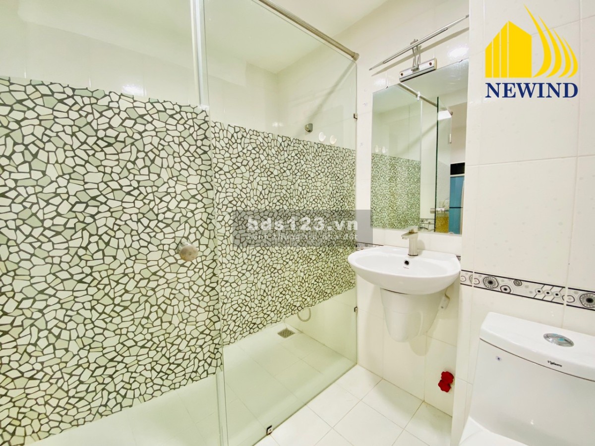 Cho thuê CHDV 30m2, cửa sổ lớn full nội thất tại Q7