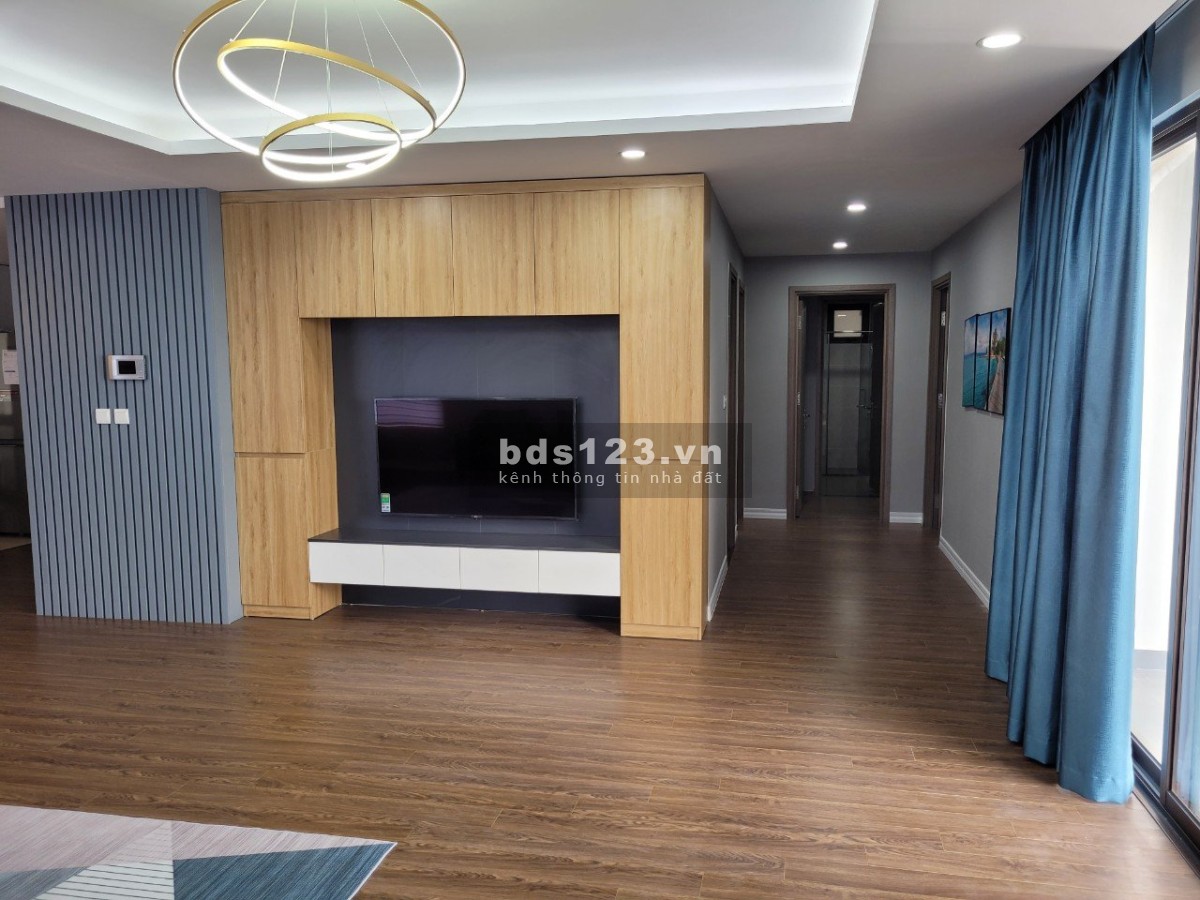 Em có căn UDIC cần cho thuê 168m2/ 3 ngủ 2 vệ sinh view rộng. Nội thất mới đã full