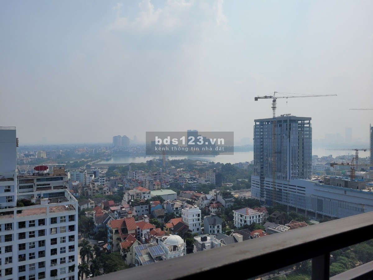 Em có căn UDIC cần cho thuê 168m2/ 3 ngủ 2 vệ sinh view rộng. Nội thất mới đã full
