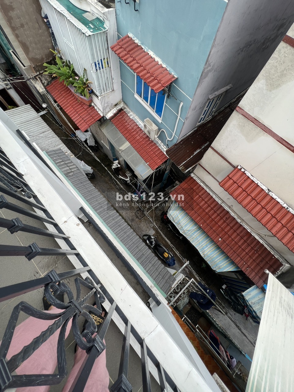 Cho thuê nhà mới xây nguyên căn 3 lầu 1 trệt Quận 4