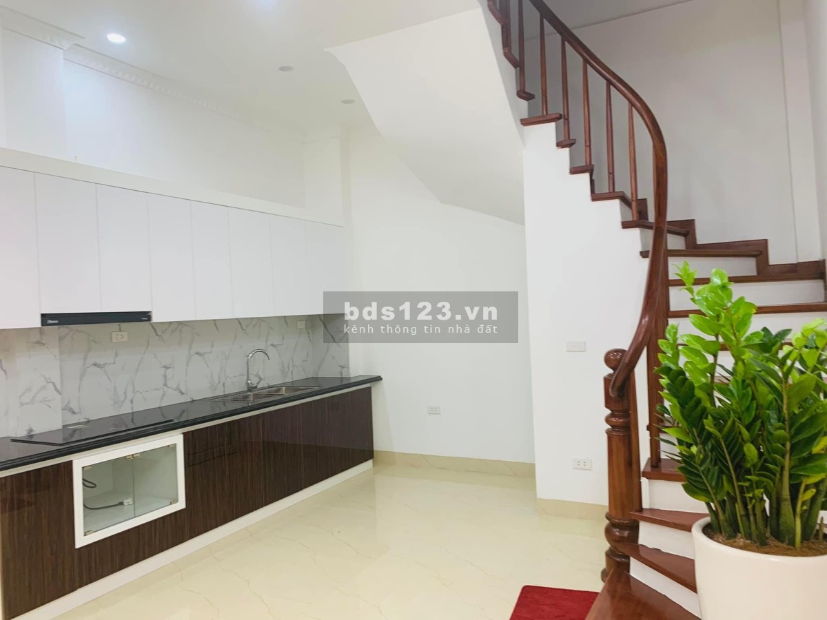 Bán nhà ngõ 235 Yên Hoà, Cầu Giấy, DT 36m² x 5 tầng, giá 5,2 tỷ đồng