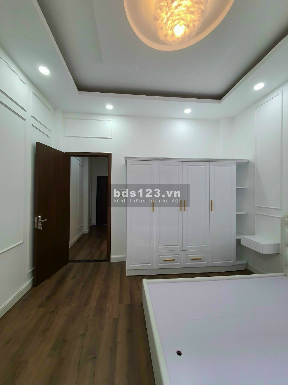 Bán nhà rộng an ninh ô tô vào trong, gần chung cư Celadon, giá 4,95 tỷ