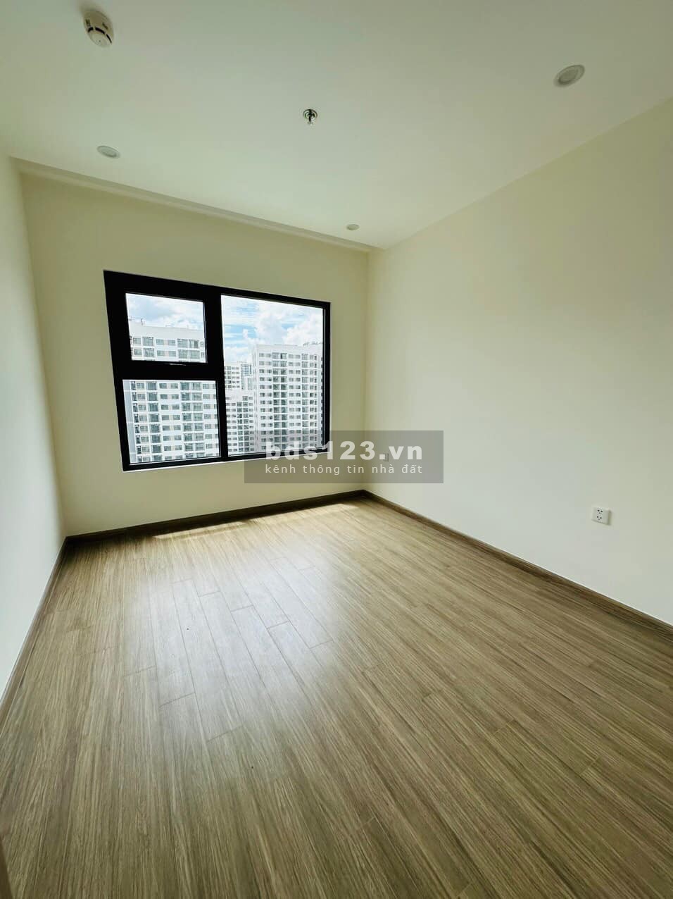 Cần bán căn 1pn+1 giá chỉ 1 tỷ 950 Vinhomes Grand Park