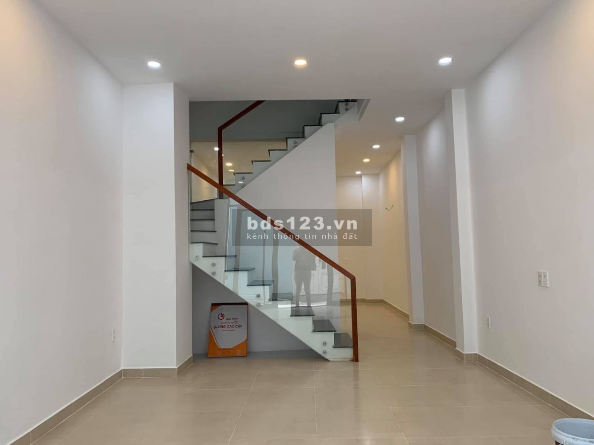 Bán nhà giá rẻ Điện Biên Phủ, quận 10, gần bệnh viện bình dân, khu dân trí an ninh tốt