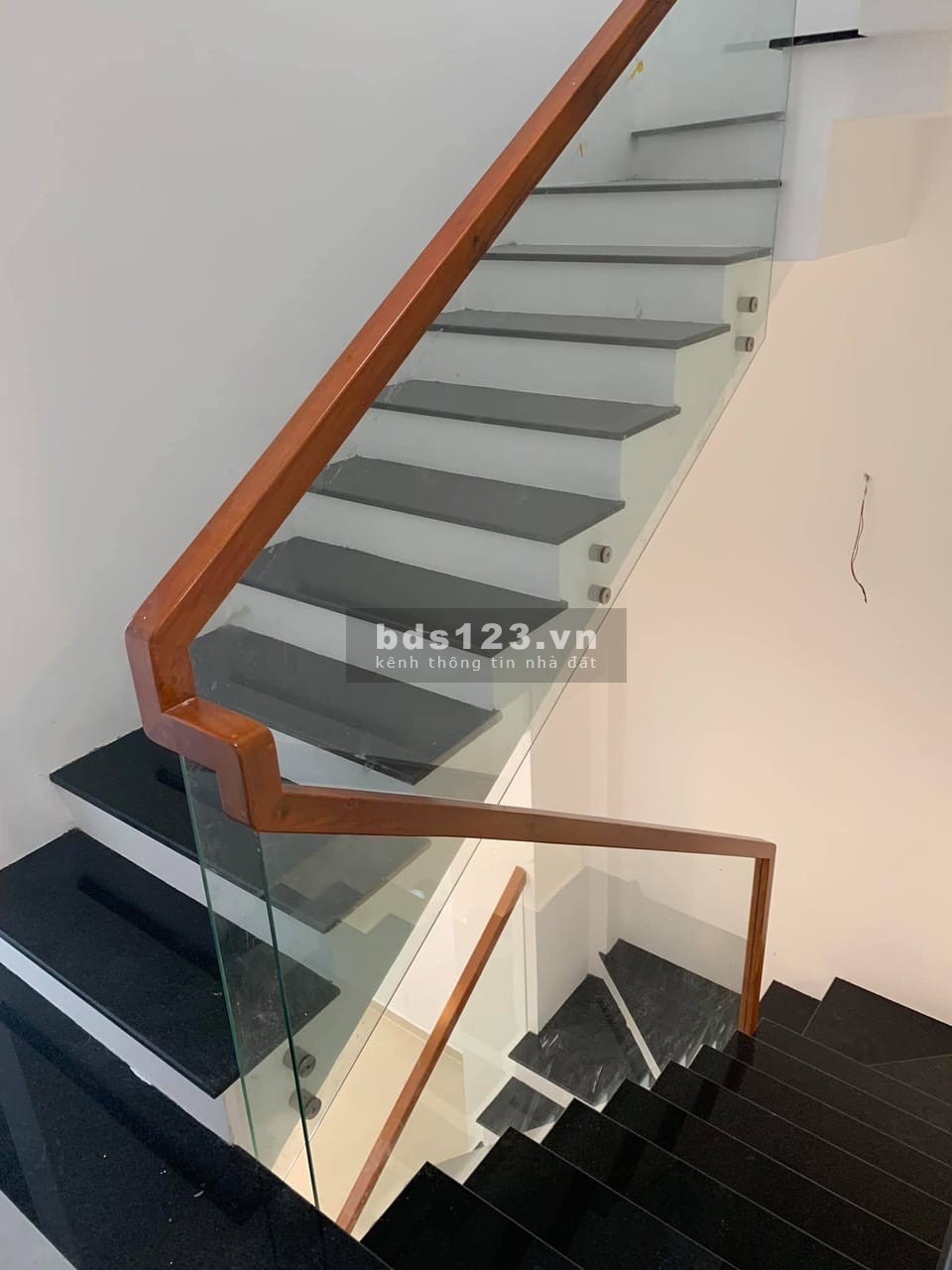 Bán nhà giá rẻ Điện Biên Phủ, quận 10, gần bệnh viện bình dân, khu dân trí an ninh tốt
