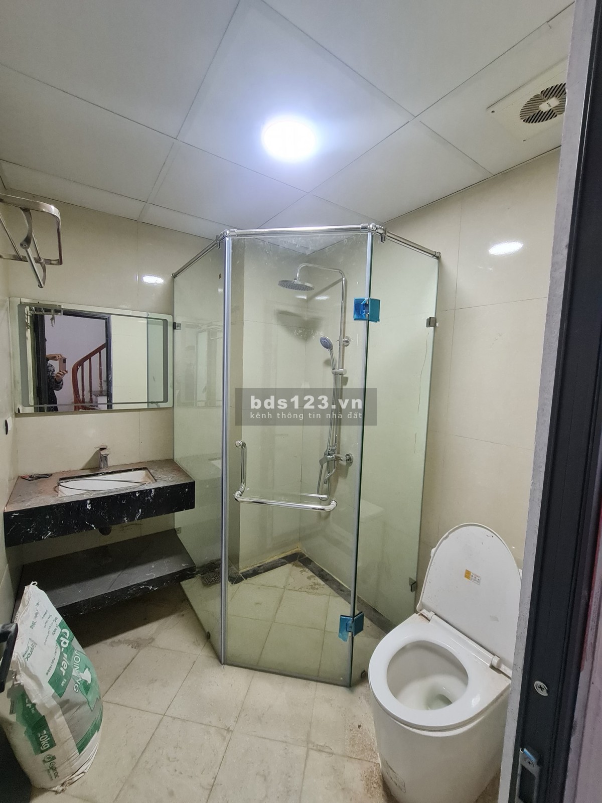 Bán nhà mới đón tết sát mặt phố 29m 5 tầng đúc liên hệ 0975750768