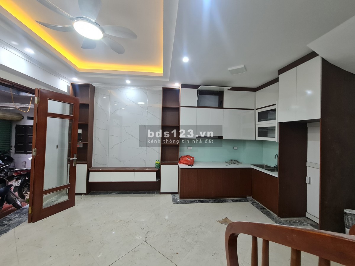 Bán nhà mới đón tết sát mặt phố 29m 5 tầng đúc liên hệ 0975750768