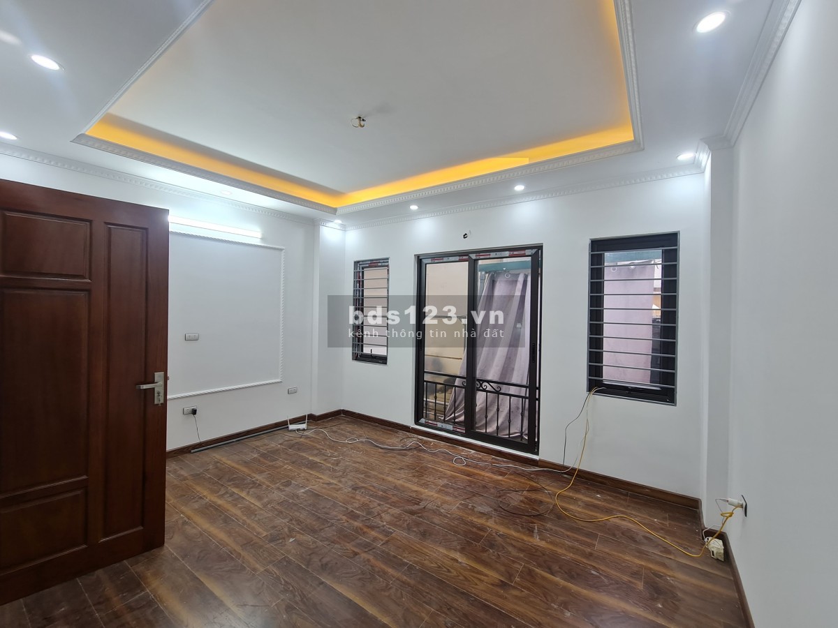 Bán nhà mới đón tết sát mặt phố 29m 5 tầng đúc liên hệ 0975750768