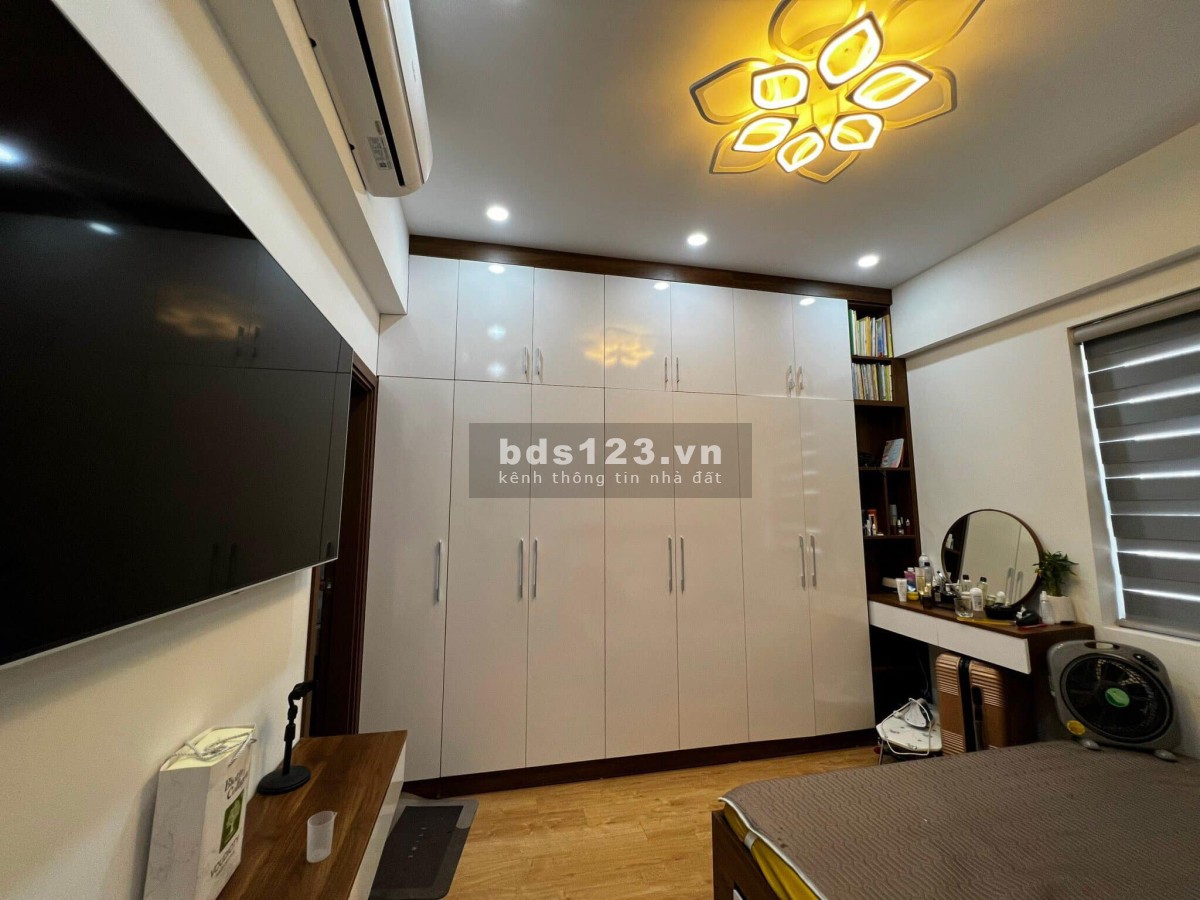 Siêu phẩm nhà CĂN GÓC, DT42m² x 5 tầng, 5m ra mặt phố Âu Cơ, nhỉnh giá 3 tỷ