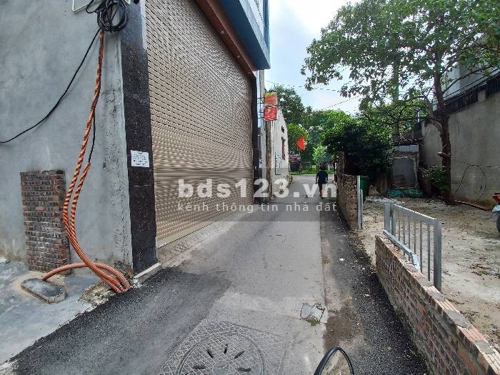 Bán đất Lạc Long Quân tây hồ ô tô vào thông số vàng. Dt 140m2, Mt 9m. Giá nhỉnh 29 Tỷ