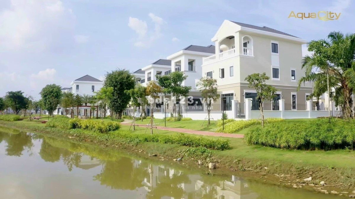 Kẹt tiền bán lỗ Nhà phố, biệt thự Aqua City, Giá rẻ hơn thị trường 30- 40%, LH 0902879986