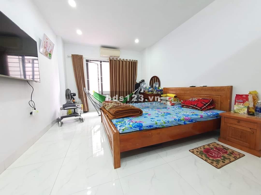 Nhà Giáp Nhị 46m, ô tô đỗ cửa, giá bán 3 tỷ 850tr tiện ích đủ