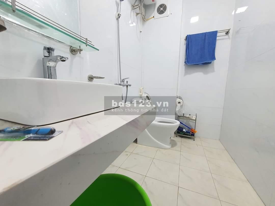 Nhà Giáp Nhị 46m, ô tô đỗ cửa, giá bán 3 tỷ 850tr tiện ích đủ