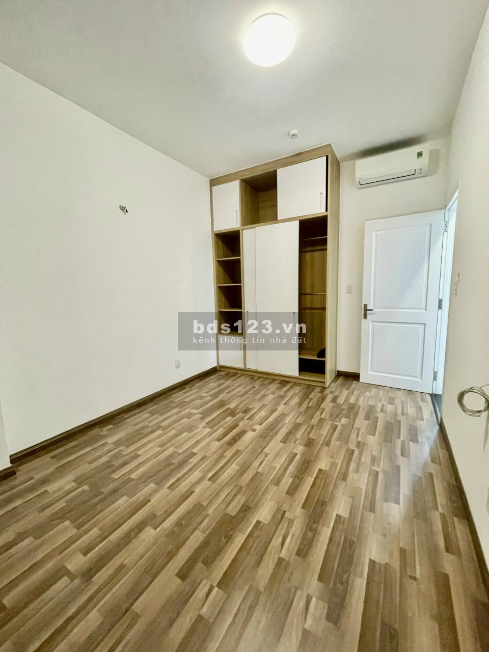 Cần cho thuê căn 2pn 2wc như hình tại Florita Q7. LH: 0835130091 Nhung