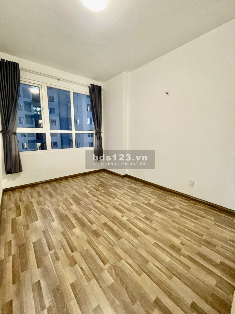 Cần cho thuê căn 2pn 2wc như hình tại Florita Q7. LH: 0835130091 Nhung