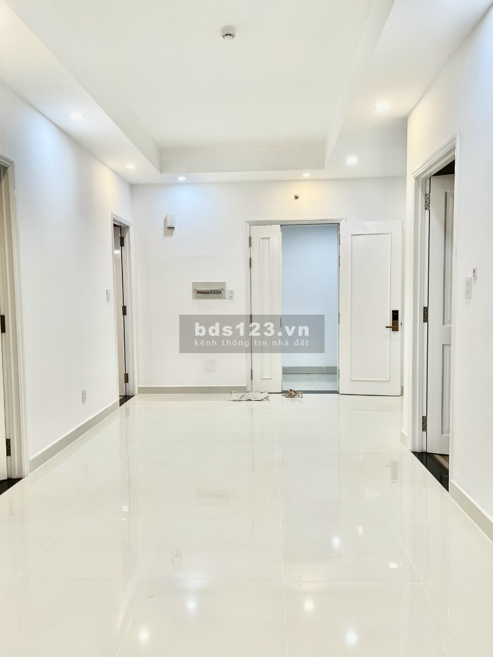 Cần cho thuê căn 2pn 2wc như hình tại Florita Q7. LH: 0835130091 Nhung