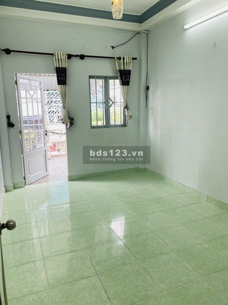 Cho thuê nhà nguyên căn hẻm xe hơi, 3PN, 2WC, Q12
