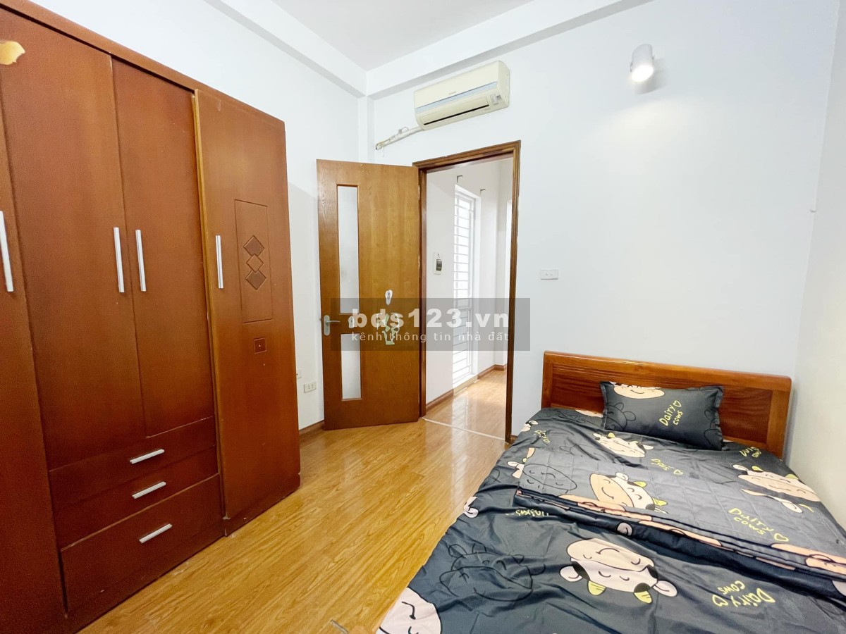 Bán nhà riêng tại 102, Nguyễn Khánh Toàn, khu vực gần ô tô, KD đỉnh, DT 50m² x 5 tầng, giá 5.1 tỷ