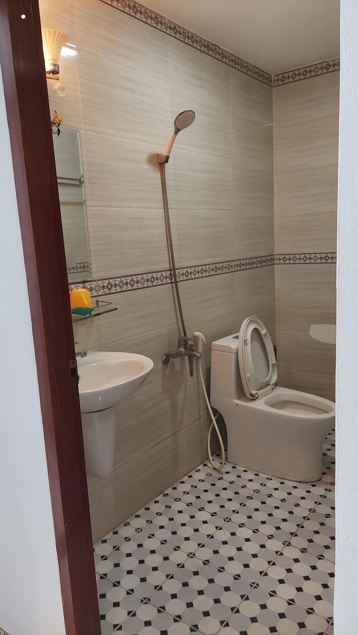 Đường xe hơi thẳng 1 trục Tân Phú, sổ vuông như tờ A4, 4 tầng, 4pn, dt 53m2