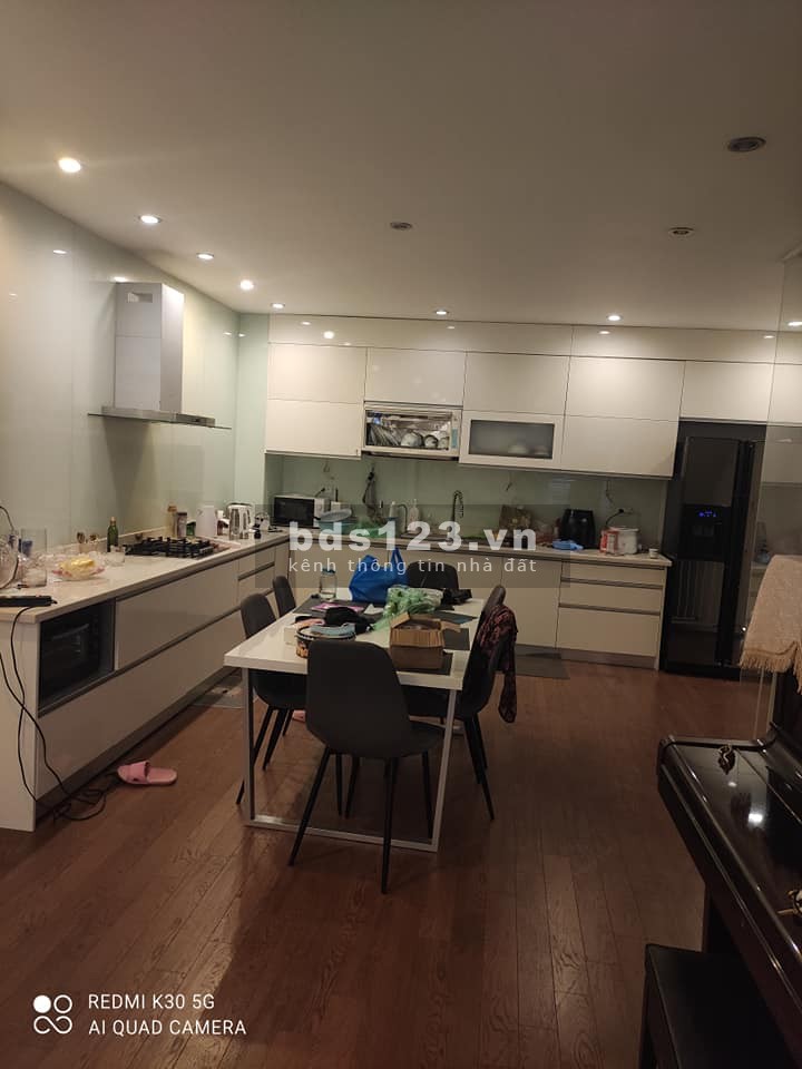 Bán nhà riêng Lạc Long Quân, dt 70m2, gara dân xây 5 tầng hơn 10…