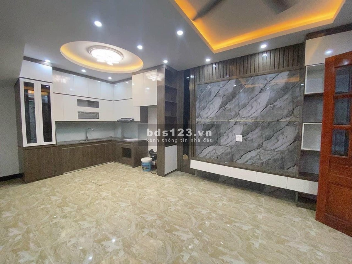 Nhà mới đẹp Trần Phú – Trung tâm quận Hà Đông – Cách 20m là bãi ô tô đỗ ngày đêm