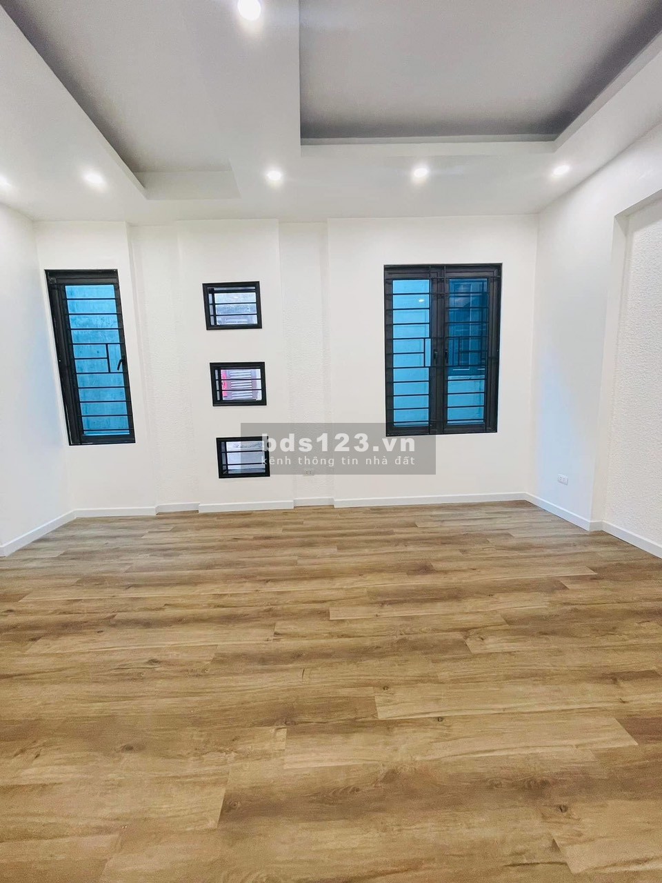 Bán nhà ngay trung tâm Cầu Giấy - nhà phong cách hiện đại - giá 4tỷ150 - dt 30m2