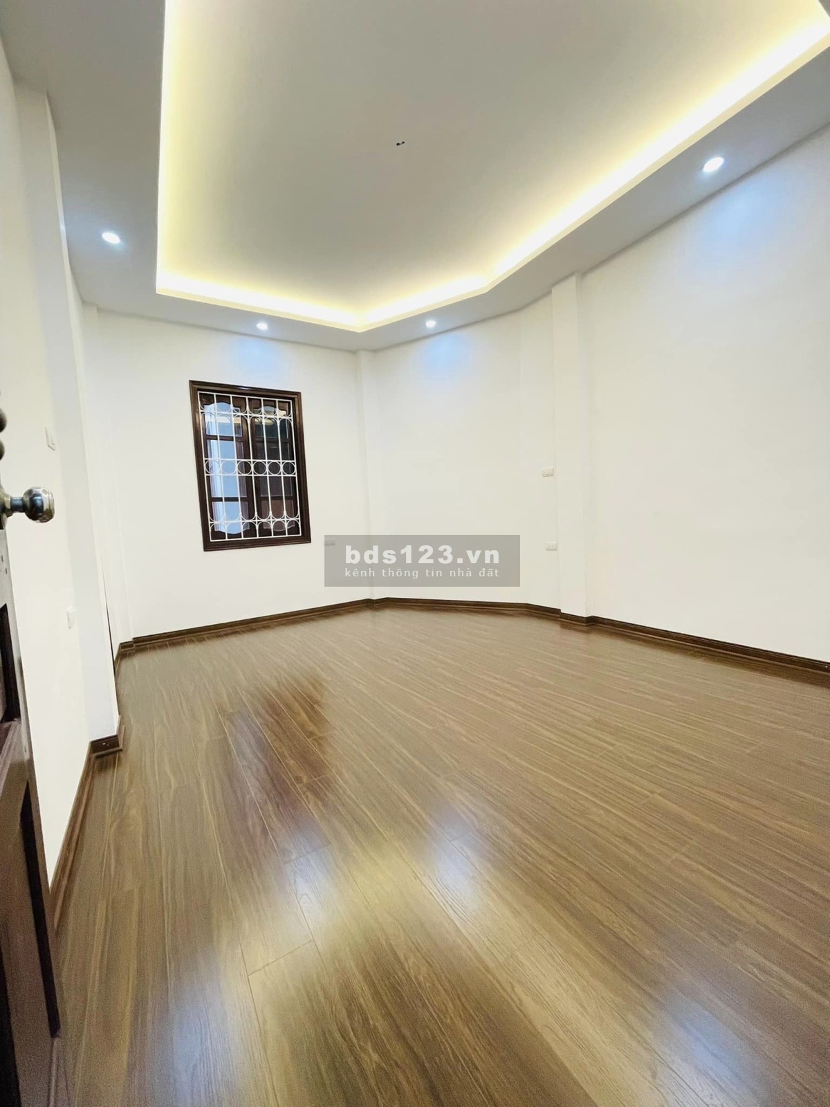 Bán nhà phố cửa Bắc Quận Ba Đình 50m ra phố phù hợp cho…