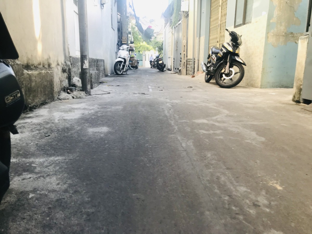 Nhỉnh 2 tỷ, Mua Ngay, chắc chắn lời, đất 2 mặt tiền, đường Hoàng Diệu, lh ngay 0947984998