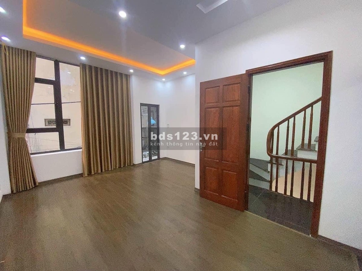 Nhà mới đẹp Trần Phú – Trung tâm quận Hà Đông – Cách 20m là bãi ô tô đỗ ngày đêm