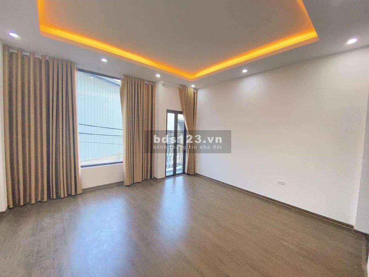 Nhà mới đẹp Trần Phú – Trung tâm quận Hà Đông – Cách 20m là bãi ô tô đỗ ngày đêm
