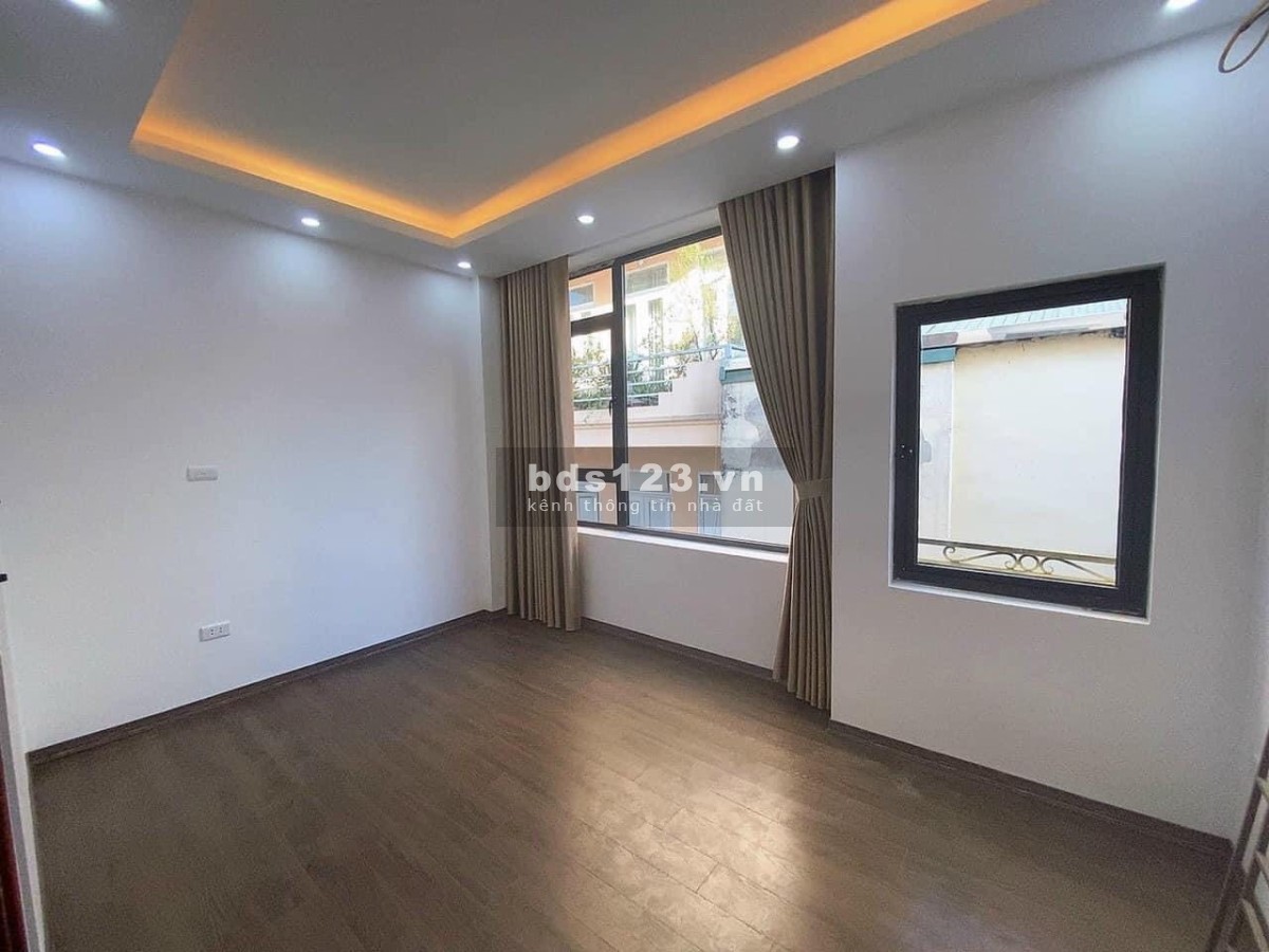 Nhà mới đẹp Trần Phú – Trung tâm quận Hà Đông – Cách 20m là bãi ô tô đỗ ngày đêm