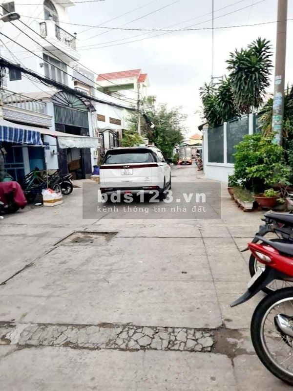 Bán nhà HXH 225 Lê Văn Quới, ô tô quay đầu, gần ngã tư Bốn Xã, DT 90m², giá chỉ 6,7 tỷ