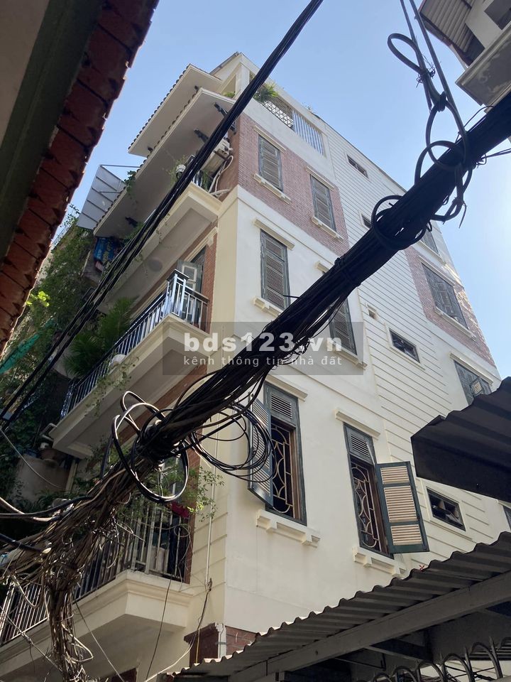 Bán nhà riêng Lạc Long Quân, dt 70m2, gara dân xây 5 tầng hơn 10…