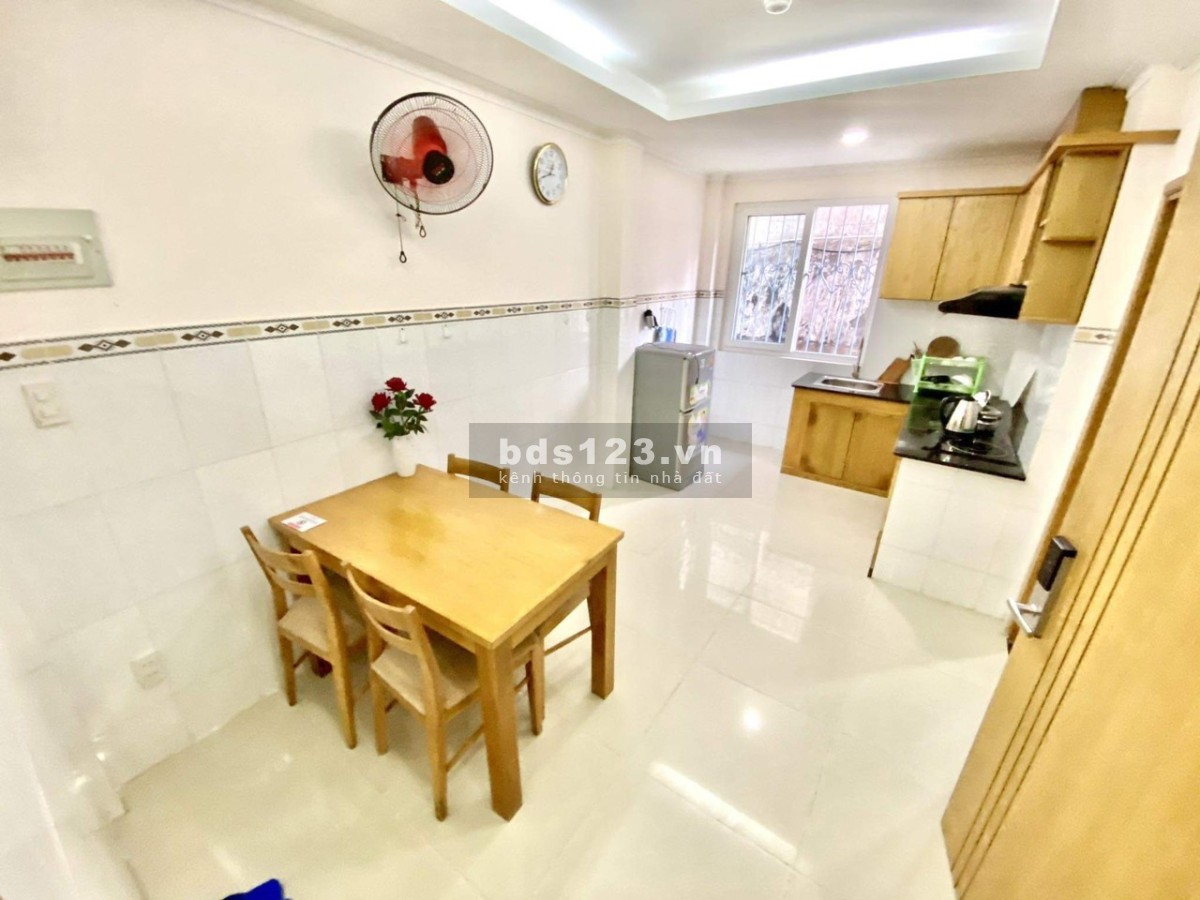 Cho thuê CHDV ngay trung tâm Quận 1 trên đường Trần Hưng Đạo